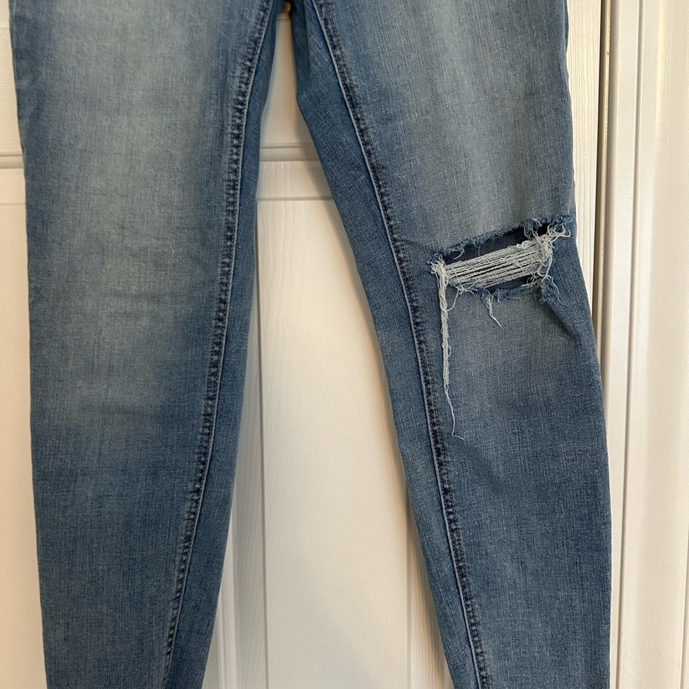 Jeans - Picture 2 of 3